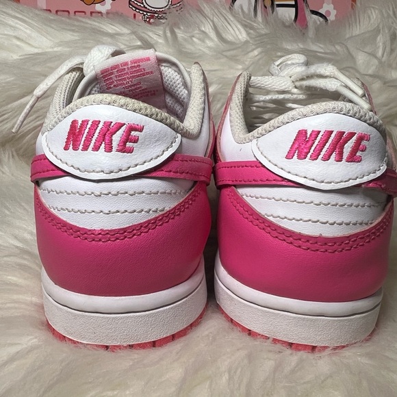 Nike - Picture 4 of 7